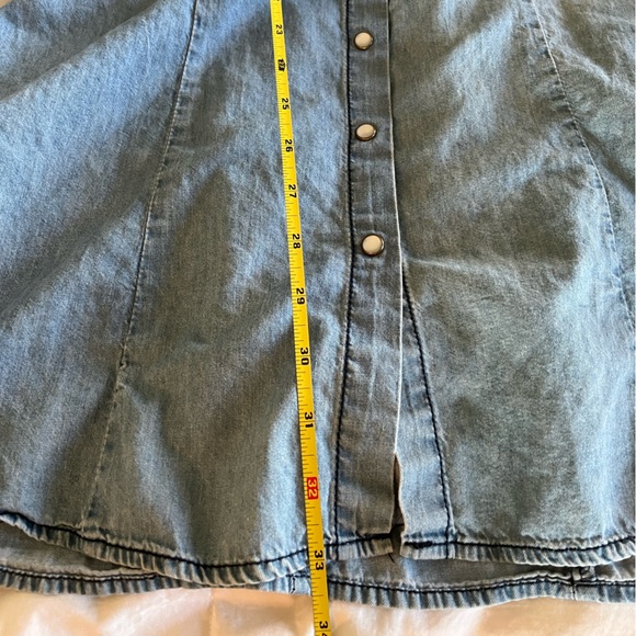 Pearl Snap chambray dress - Picture 2 of 7